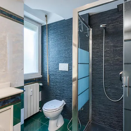 公寓 Vaticano-metro A, Penthouse With Ac, Wi-fi E Netflix