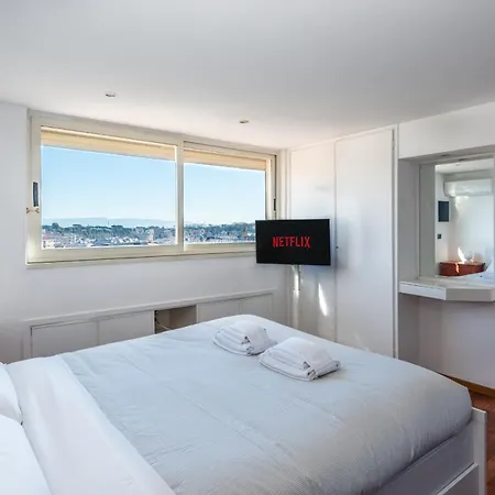 Vaticano-metro A, Penthouse With Ac, Wi-fi E Netflix Appartement